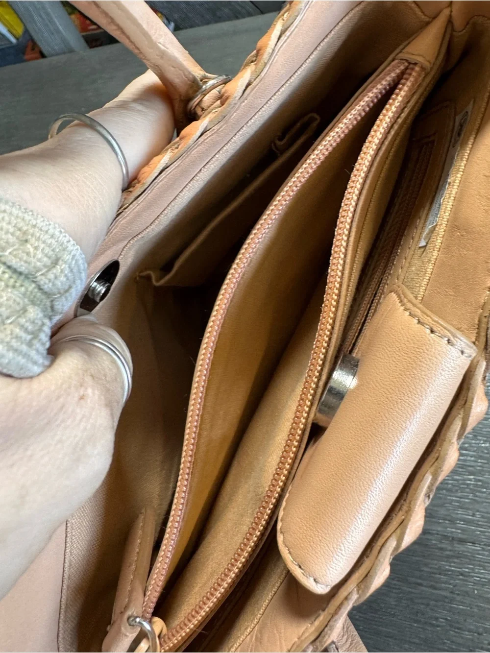 Fossil purse light